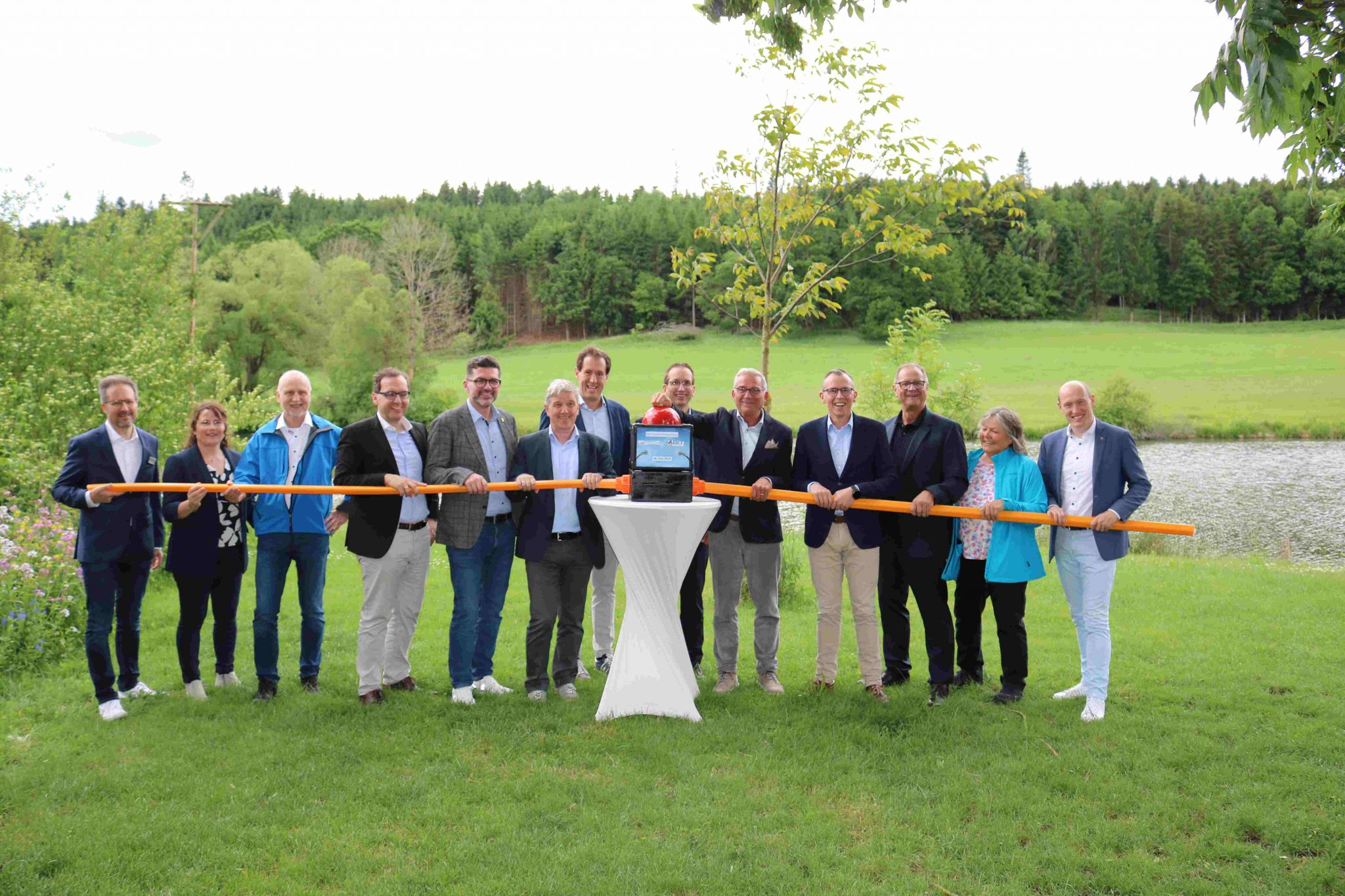 Gruppenbild mit unterschiedlichen Vertretern