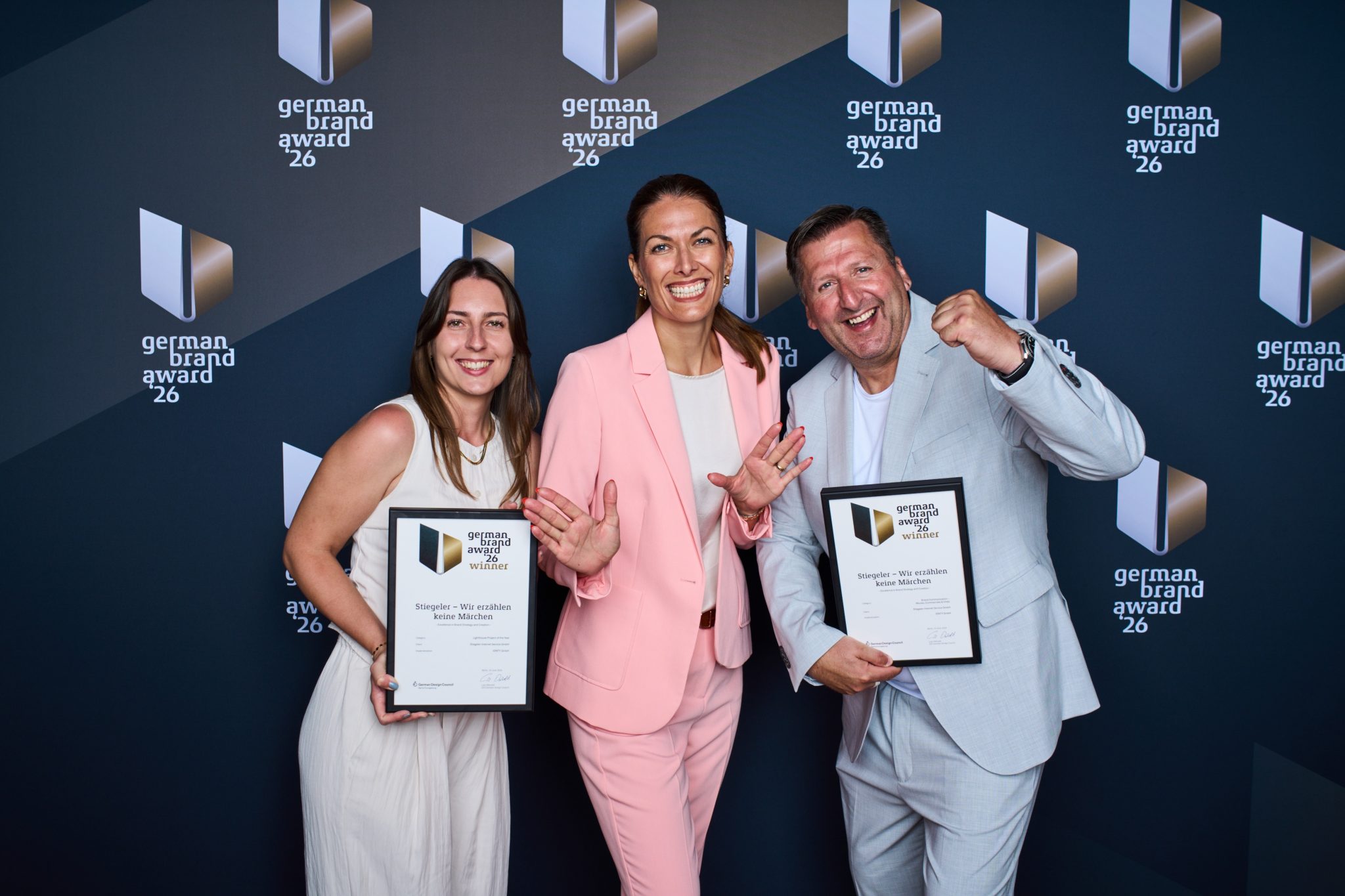 Das Stiegeler-Marketingteam nimmt beim German Brand Award 2026 gleich zwei Auszeichnungen entgegen.