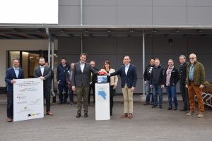 Viele Verantwortliche gaben sich bei der Netzinbetriebnahme in Gütenbach die Ehre