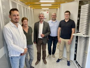 Feierliche Inbetriebnahme mit fünf Vertretern im neuen Technikstandort